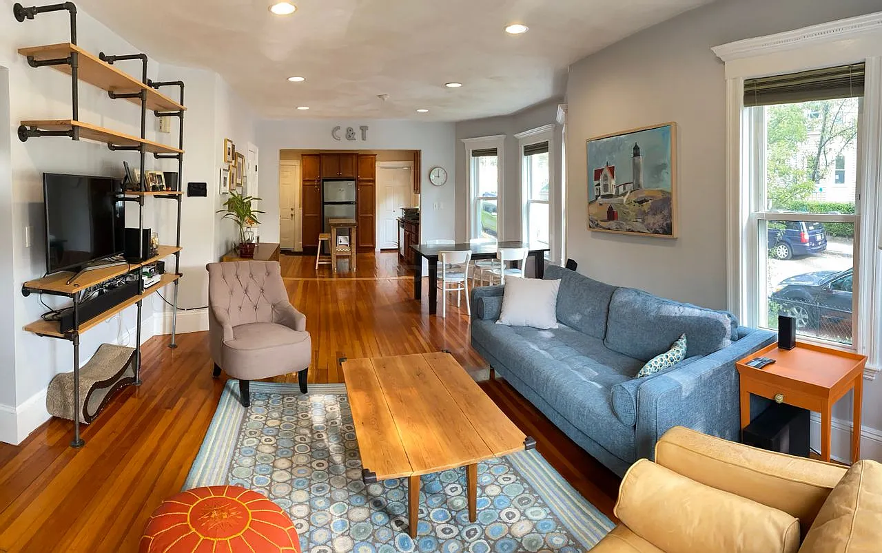 2 bed, 900 sqft, $3,600 — Photo 2