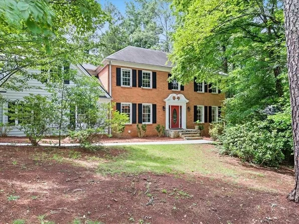 713 Chesterfield Dr, Lawrenceville, GA 30044