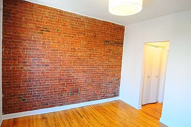 Rented by Metropolis Real Estate of Manhattan