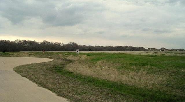 2nd image of 836 Horseshoe Bnd