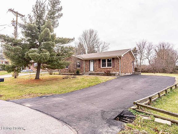 3rd image of 465 Winchester Dr