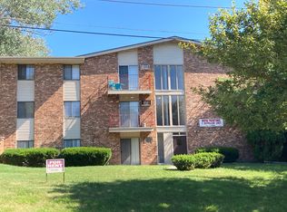 10628 W Bobolink Ave, Milwaukee, WI 53225