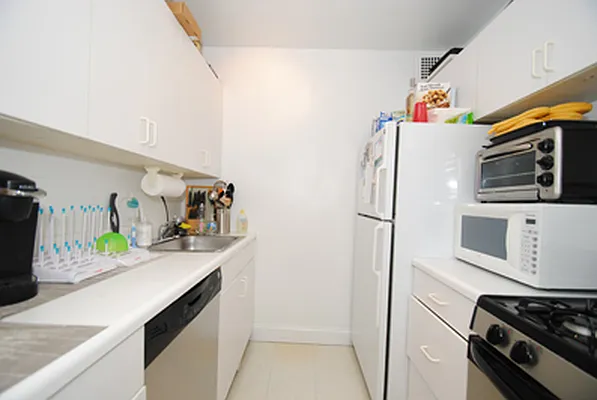 Rented by Buchbinder & Warren | media 7