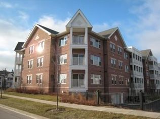 316 56th St UNIT 210, Kenosha, WI 53140