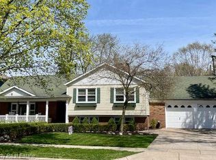1328 W Ann Arbor Trl, Plymouth, MI 48170