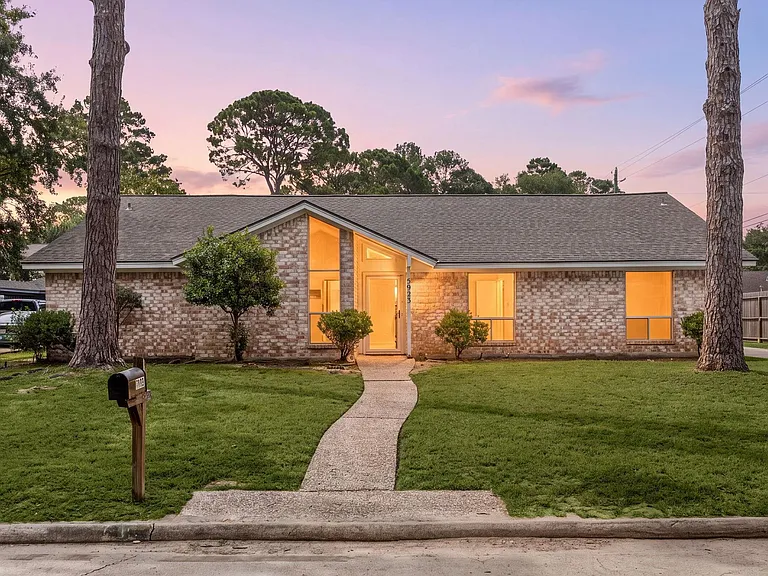 5923 Pebble Springs Dr — Photo 1
