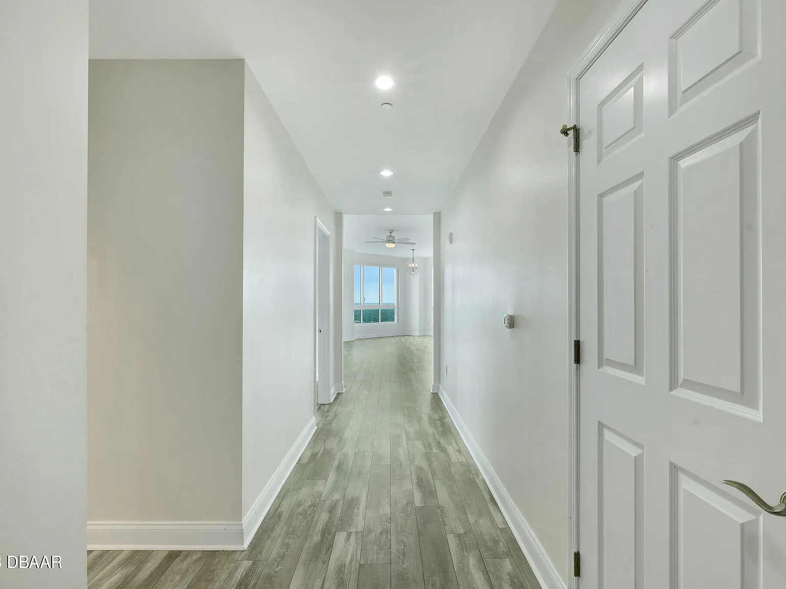 3 bed, 3.0 bath, 2079 sqft, $3,000 — Photo 2