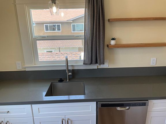 3rd image of 2402 E 5th St APT A