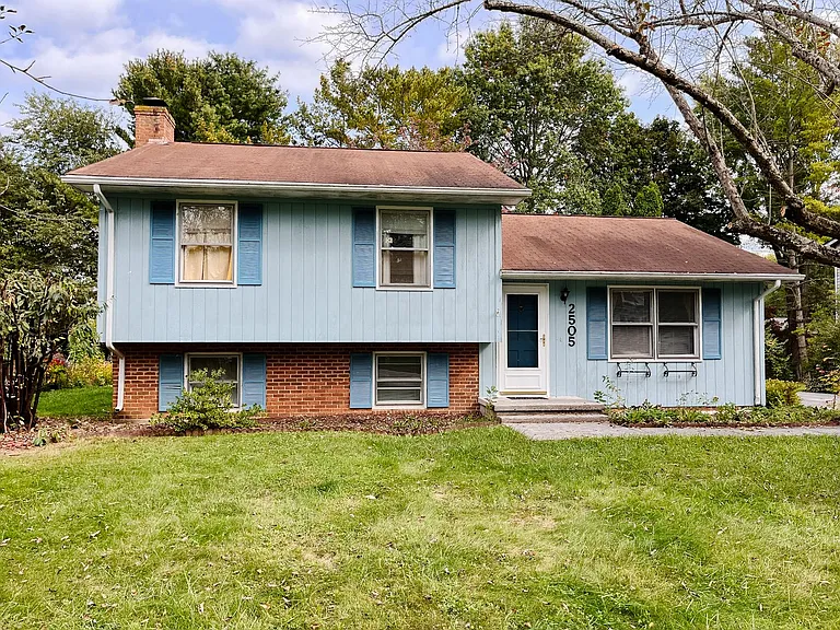 2505 Plymouth St — Photo 7