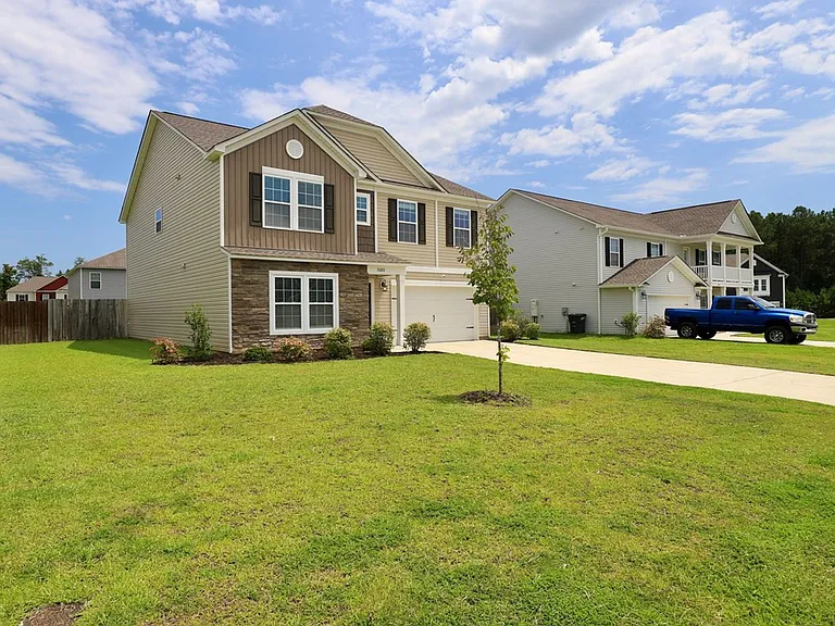 3680 Moseley Dr — Photo 2