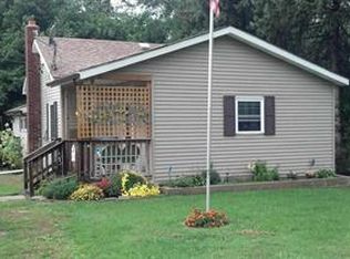 10052 N Meridian Rd, Pleasant Lake, MI 49272