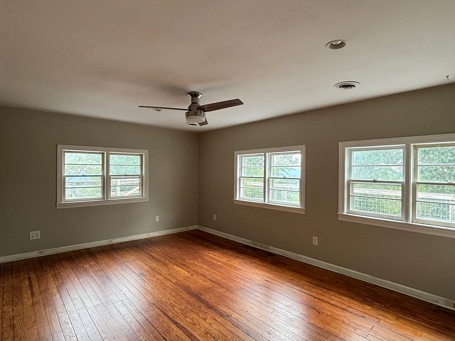 1 bed, 1.0 bath, $1,200 — Photo 3