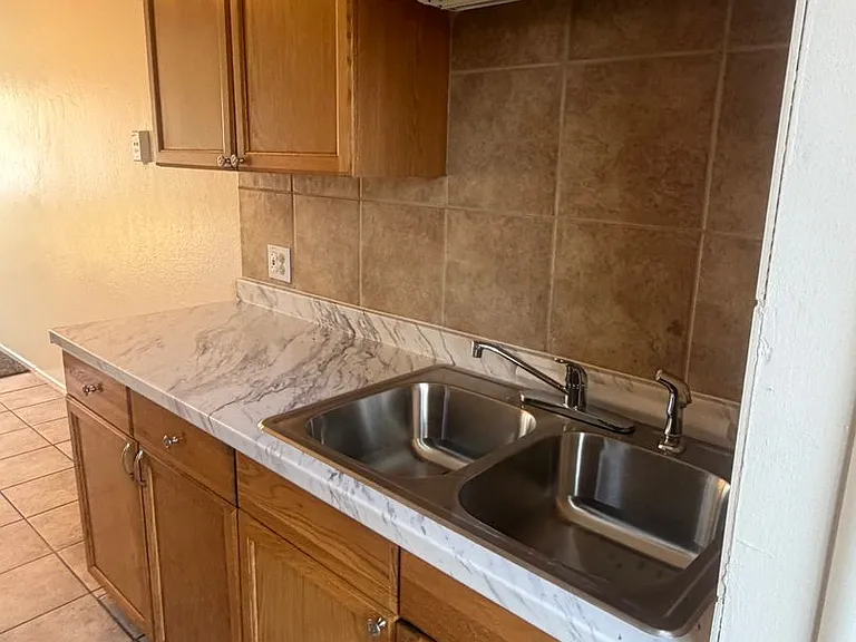 2011 Parker Pl — Photo 4