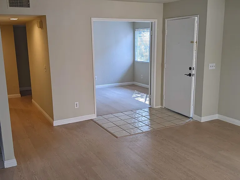 11321 Avenida De Los Lobos #E — Photo 2