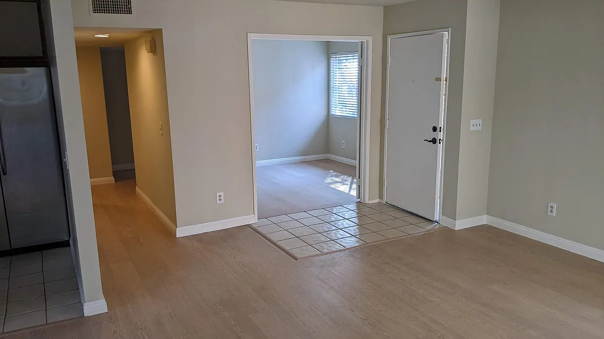 Building Photo - 11321 Avenida De Los Lobos #E