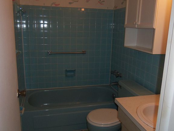 3rd image of 5104 Dahlia St
