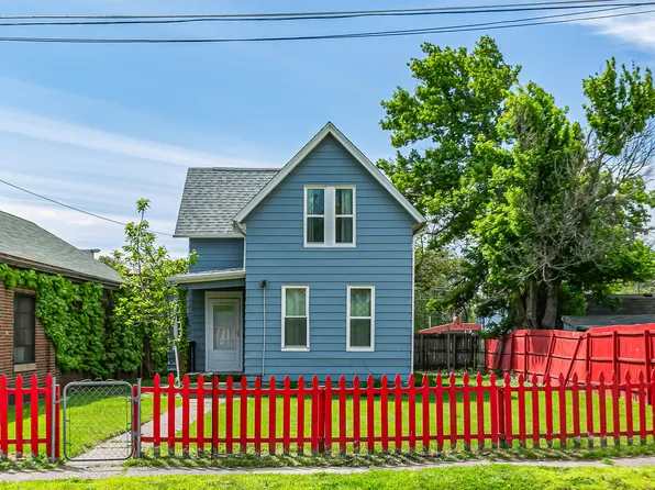 1545 W 2nd St, Davenport, IA 52802