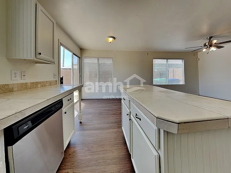 7519 E Naranja Ave — Photo 3