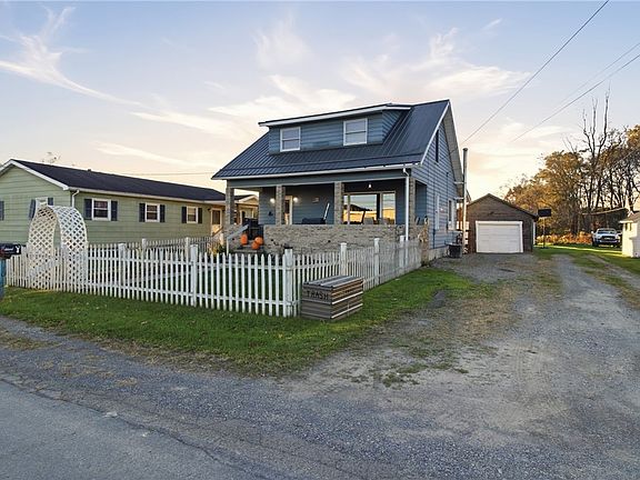 3rd image of 1017 Valier Dr