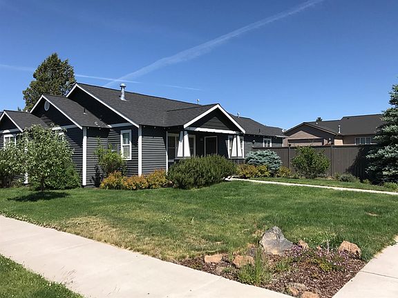 3rd image of 61351 Woodbury Ln