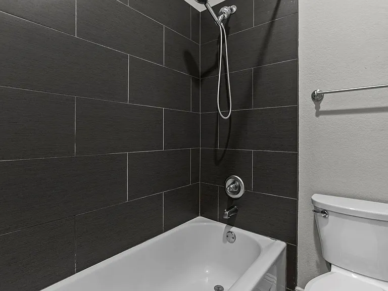 2800 Gordon Ave — Photo 20
