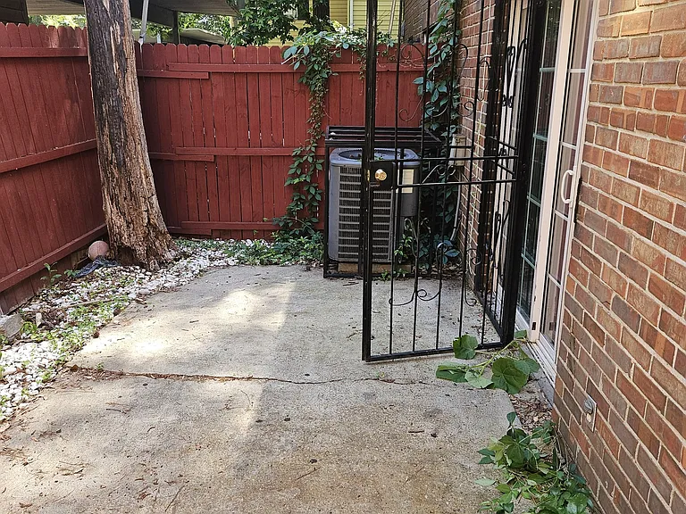 1987 Whitehall Forest Ct SE — Photo 20