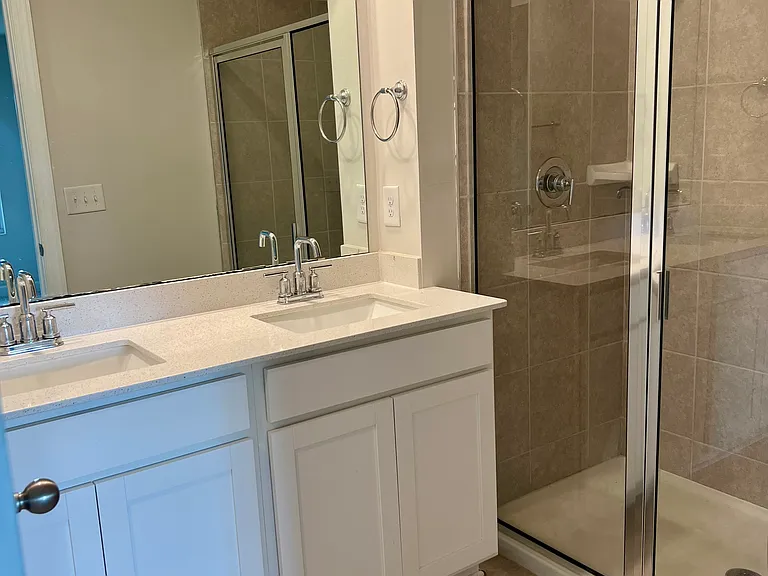 408 Hillrock Ct — Photo 3