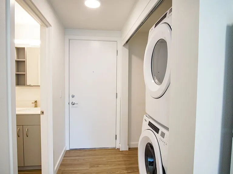 2320 N Vancouver Ave #201 — Photo 9