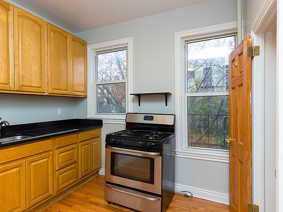 3rd image of 183 Eagle St APT 3R
