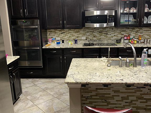 3rd image of 155 Woodcross Dr
