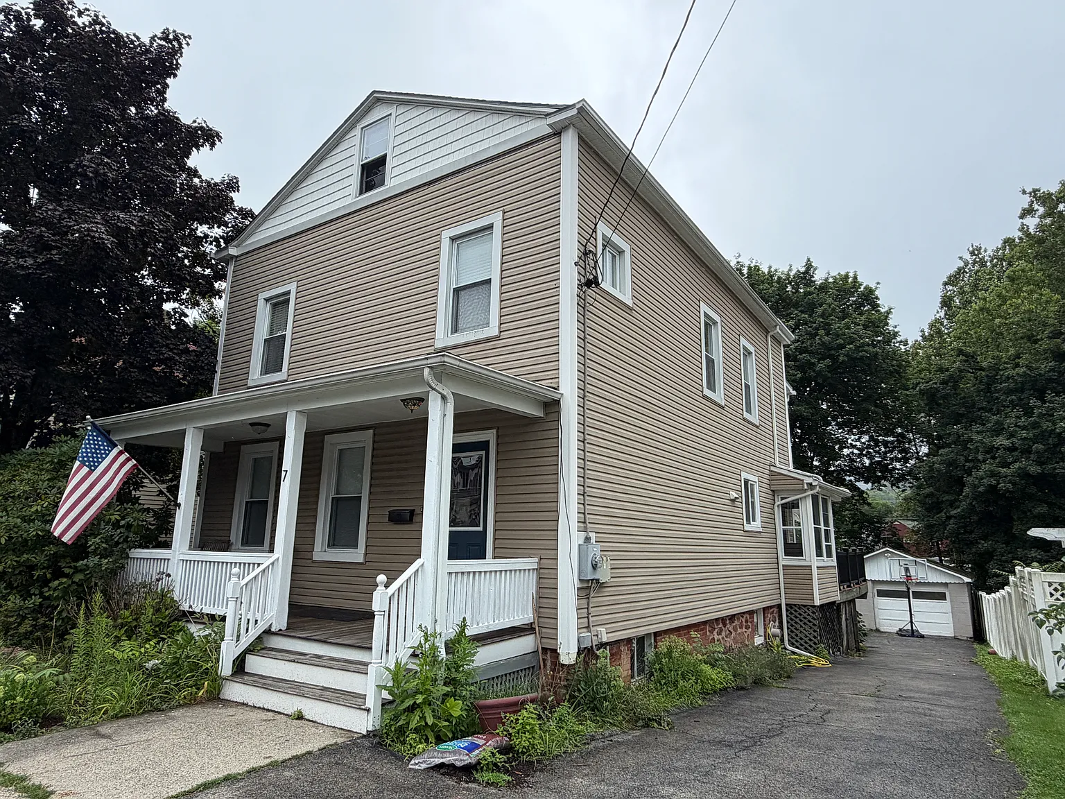 4 bed, 1830 sqft, $4,200 — Photo 1