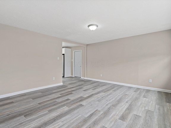 2nd image of 1489 Blaine Dr