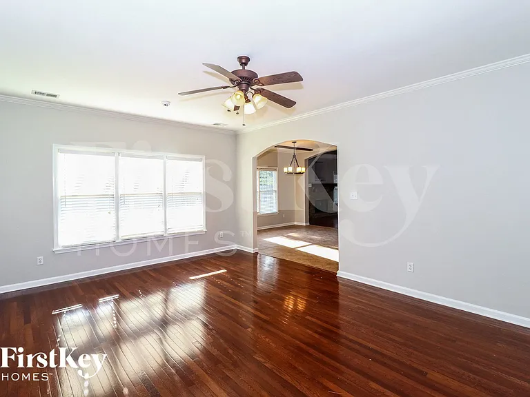1323 Crossmont Cv — Photo 4