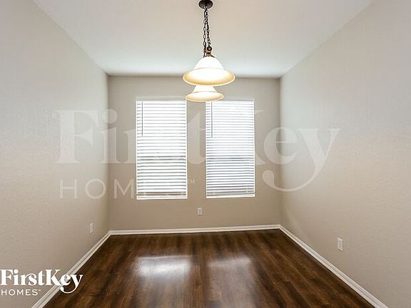 3rd image of 18011 Hillock Glen Ln