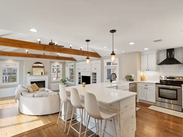 107 Chestnut St, Stoughton, MA 02072