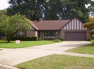 450 Dover Crescent Ct, Westland, MI 48185