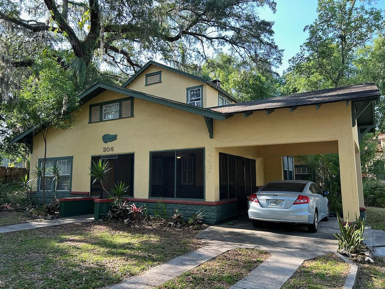 306 W North St — Photo 1