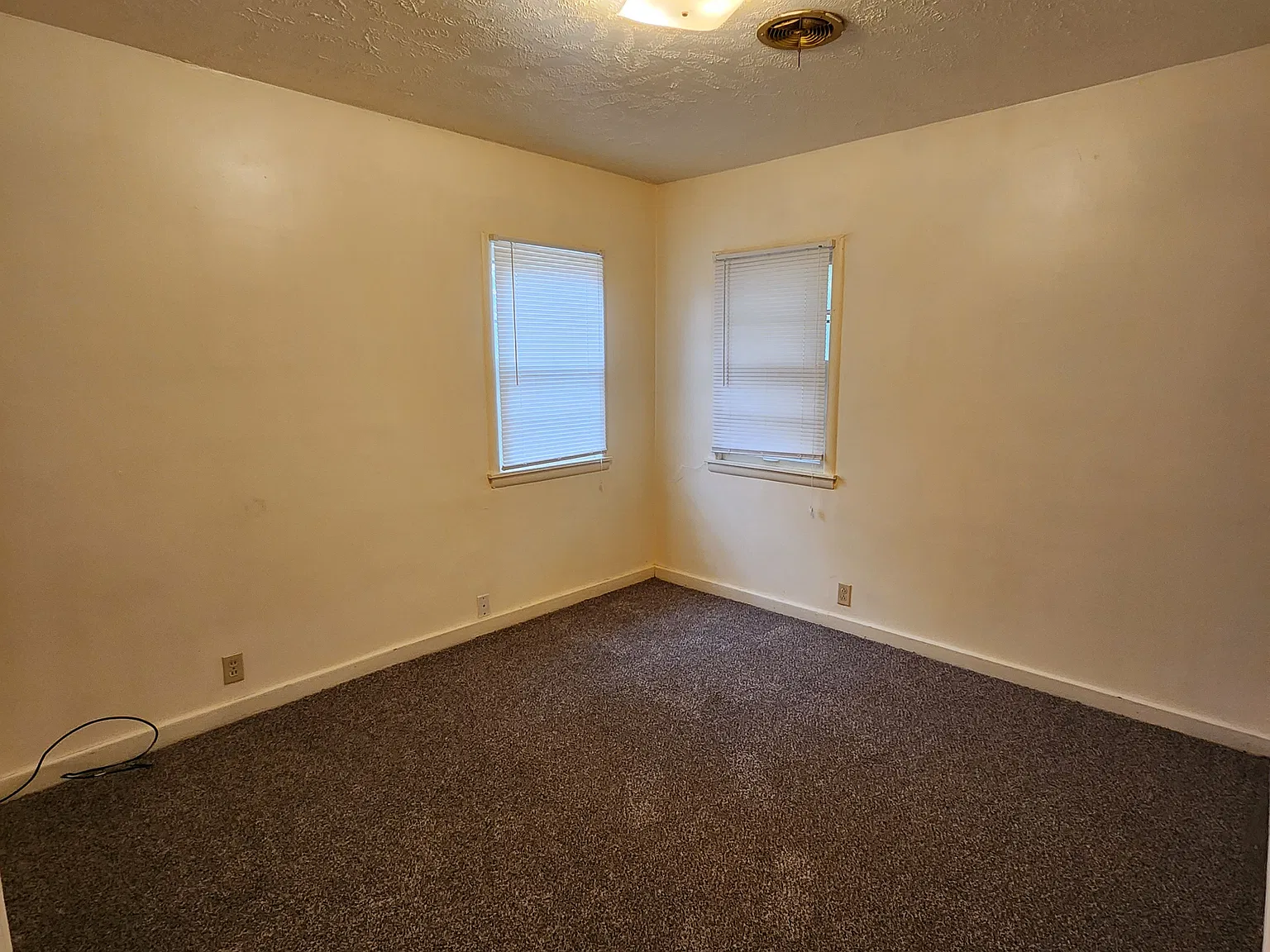 2 bed, $750 — Photo 2
