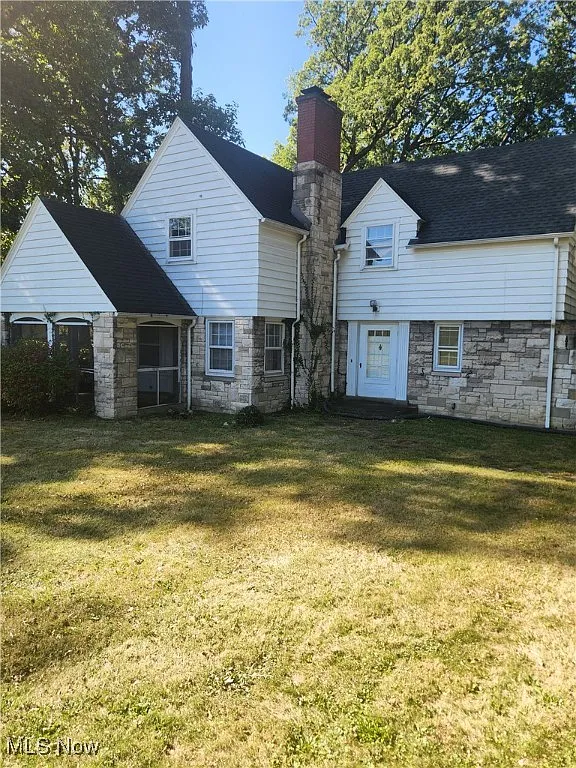 2564 Niles Cortland Rd SE photo 1