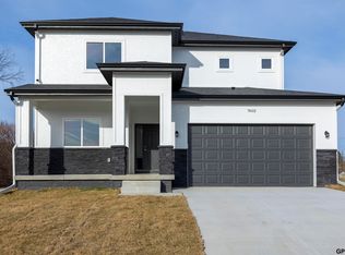 7602 S 34th St, Bellevue, NE 68147