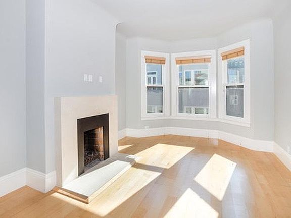 4th image of 30 Pleasant St Unit 30