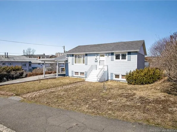 15 Balfour St, Saint John, NB E2K 3B1