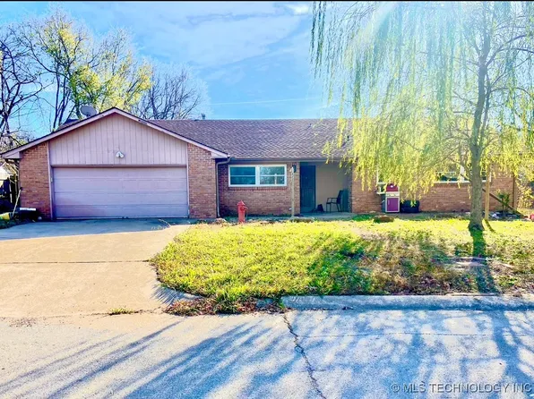 422 W 6th St, Dewey, OK 74029