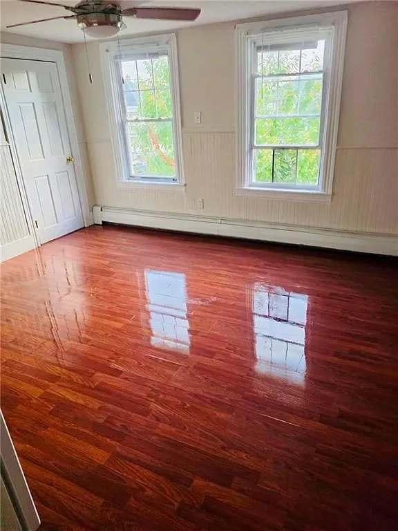 4 bed, 2.0 bath, 832 sqft, $1,800 — Photo 2