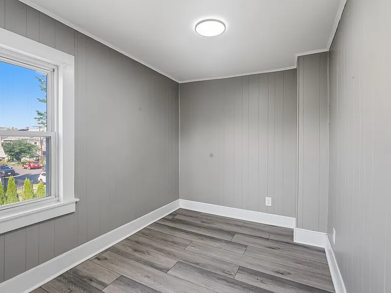 47 Sprague St — Photo 11
