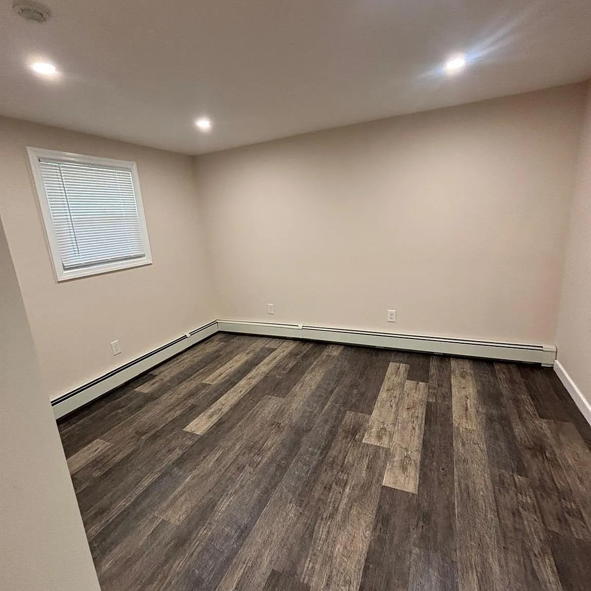 1 bed, 1.0 bath, 6098 sqft, $2,440 — Photo 1