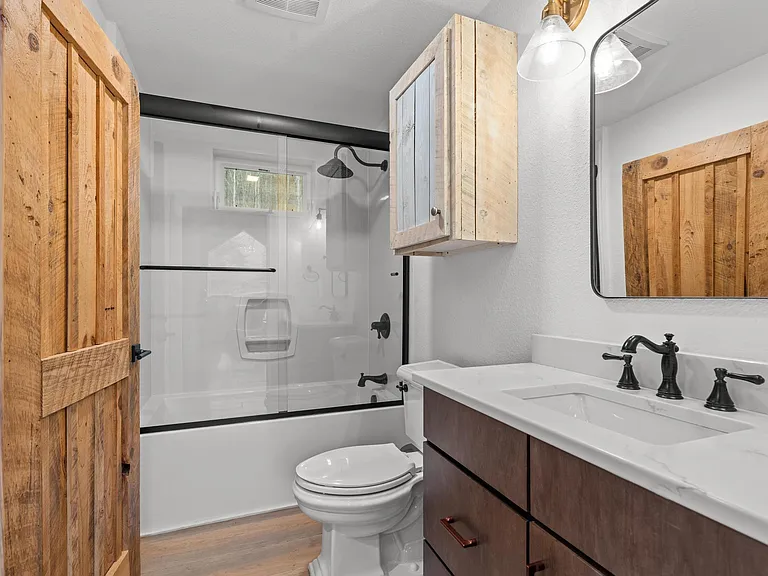 Ensuite and Living Area 2nd Floor Full Bath