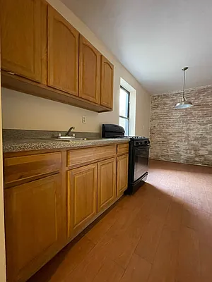 Rented by Candid Listings LLC | media 18