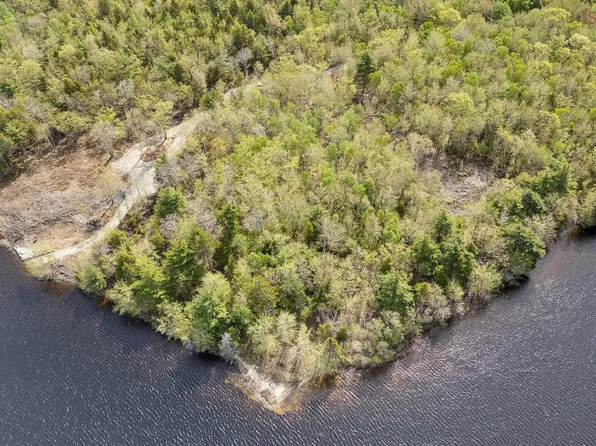 3 Lakeview Circle Ext, Lunenburg, NS B4V 6B1