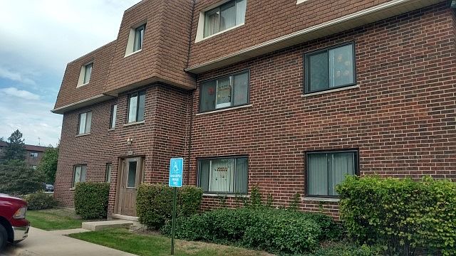 1st image of 1412 Carol Ct APT 2B